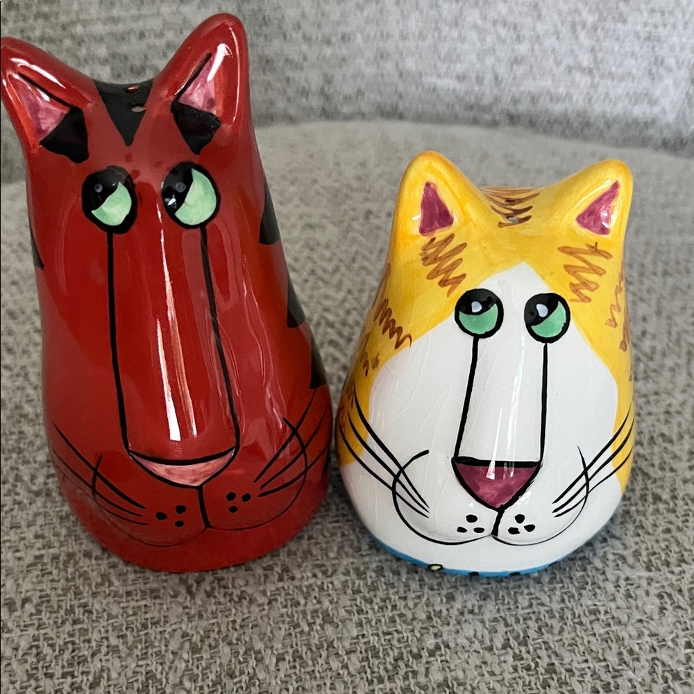 Vintage Catzilla by Candace Reiter New ceramic Salt & Pepper shakers